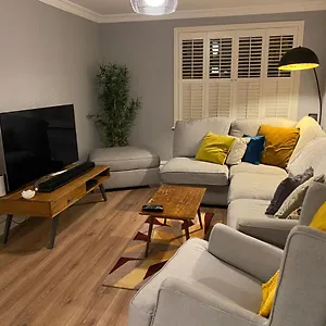 Gleanntan House - Beautiful Family Town House Holiday home