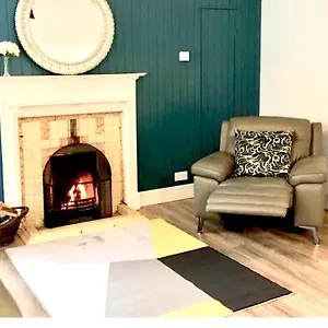 Shangri - La Spacious Family Townhouse Holiday home