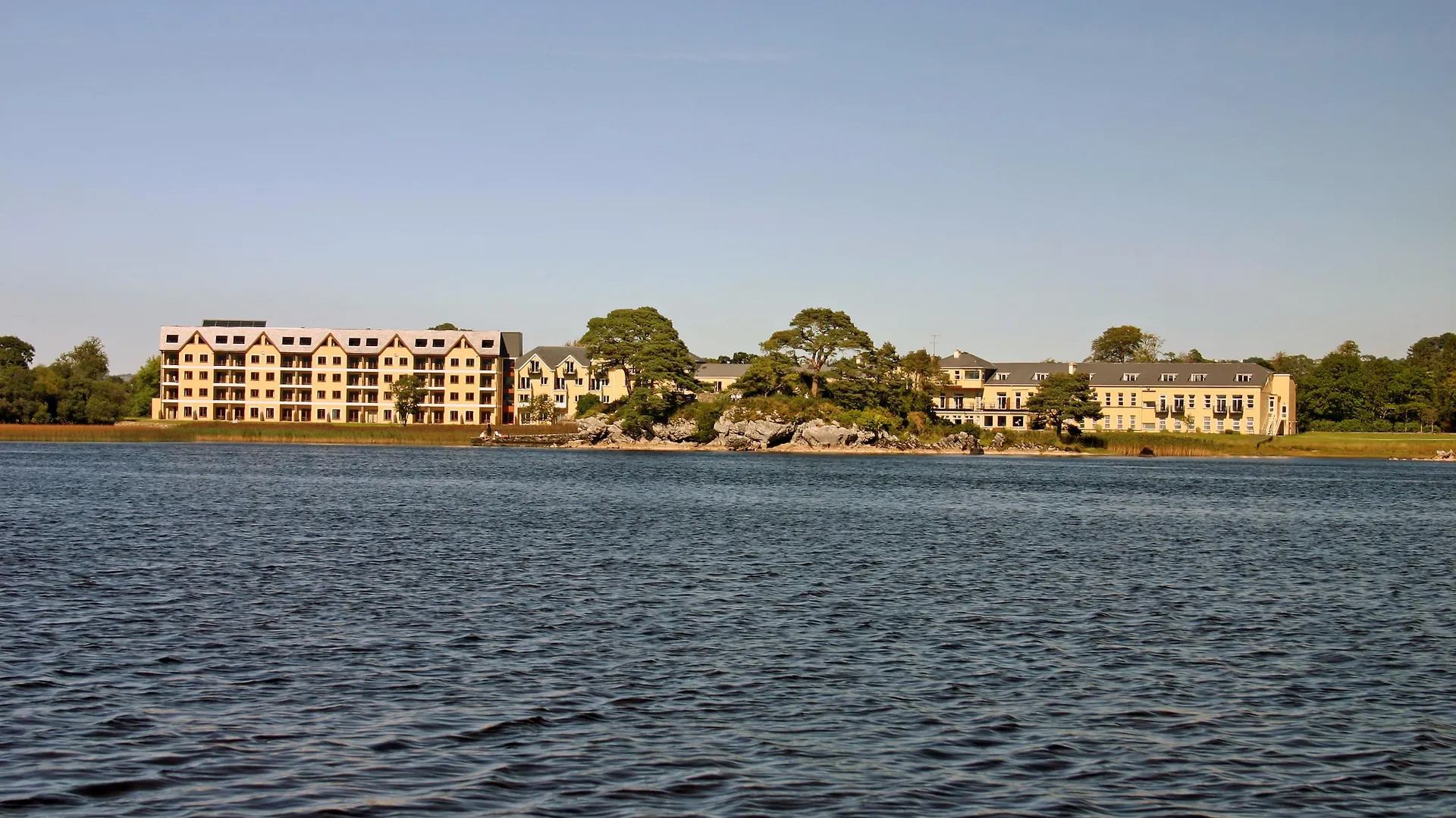 קיל איירן The Lake Hotel